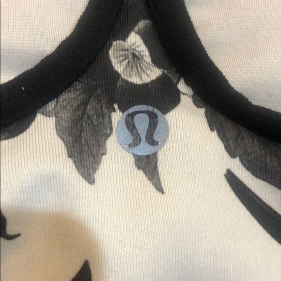 Lululemon tank top 2 (2847) - Picture 4 of 5